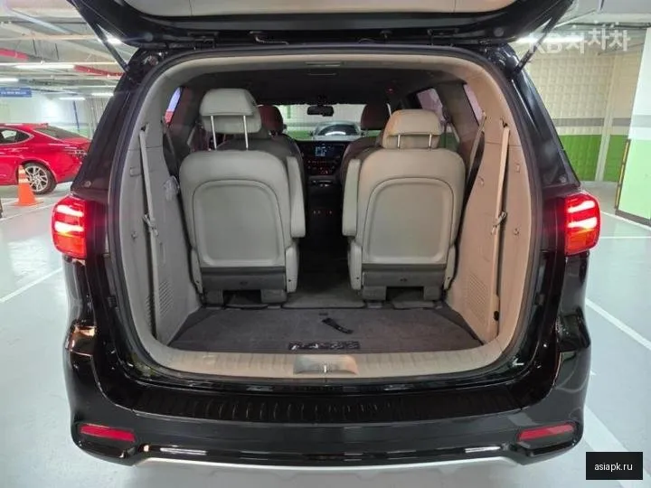 Kia Carnival 5