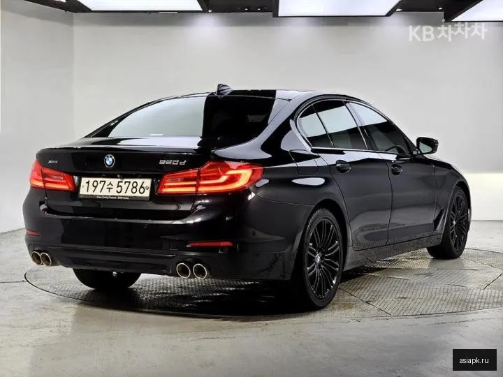 BMW 5-Series 4