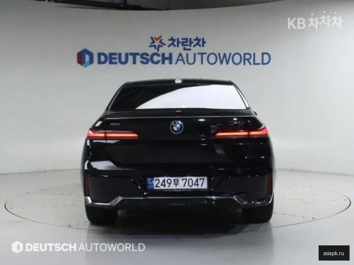 BMW 7-Series 4