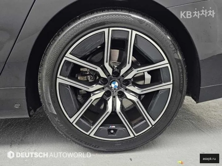 BMW 7-Series 5