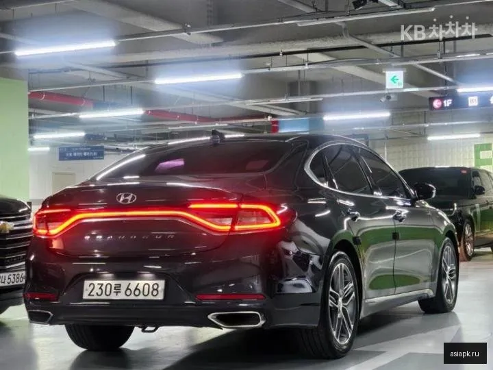 Hyundai Grandeur 4
