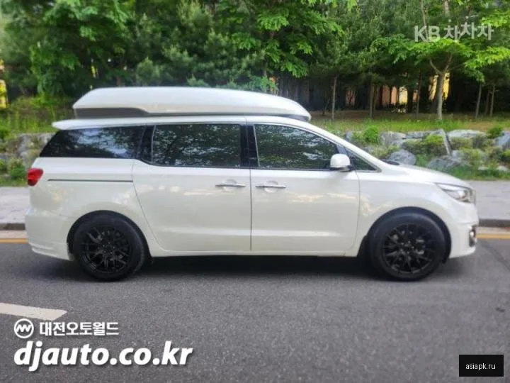 Kia Carnival 4