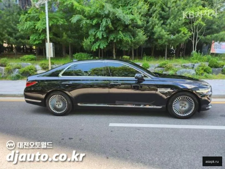 Genesis G90 4