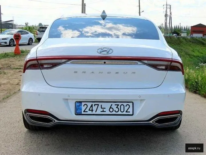 Hyundai Grandeur 4