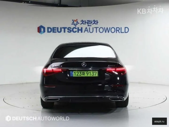 Mercedes-Benz S-Class 3
