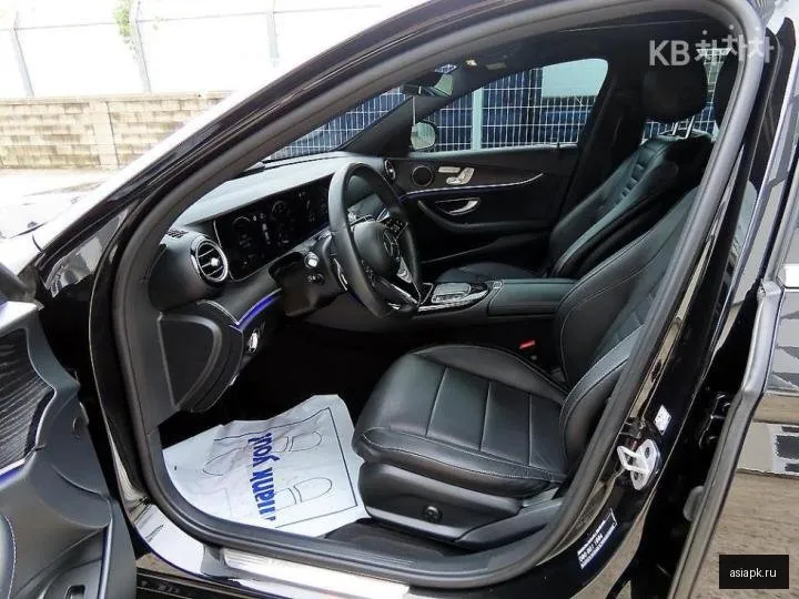 Mercedes-Benz E-Class 5
