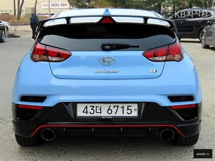 Hyundai Veloster 4