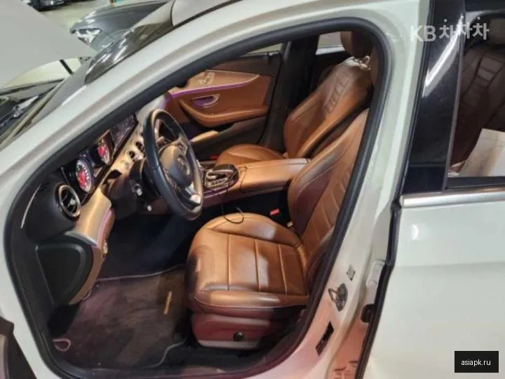 Mercedes-Benz E-Class 6