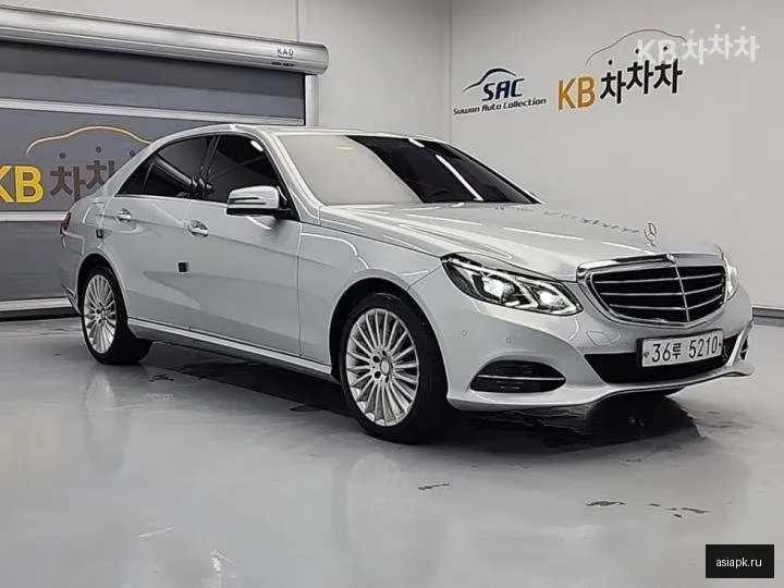 Mercedes-Benz E-Class 4
