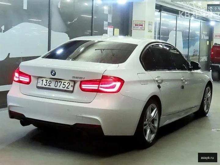 BMW 3-Series 4