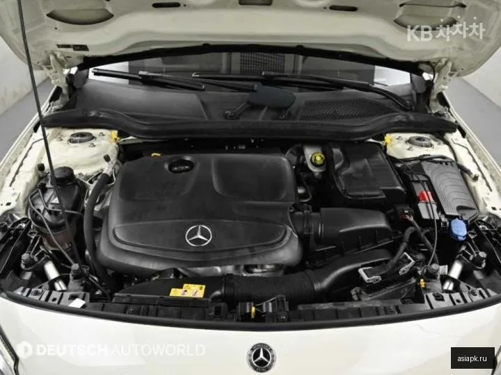 Mercedes-Benz GLA-Class 6