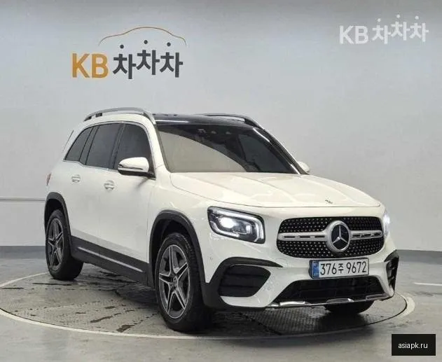 Mercedes-Benz GLB-Class 4
