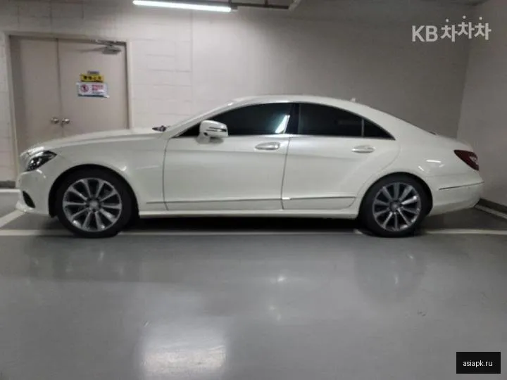 Mercedes-Benz CLS-Class 6