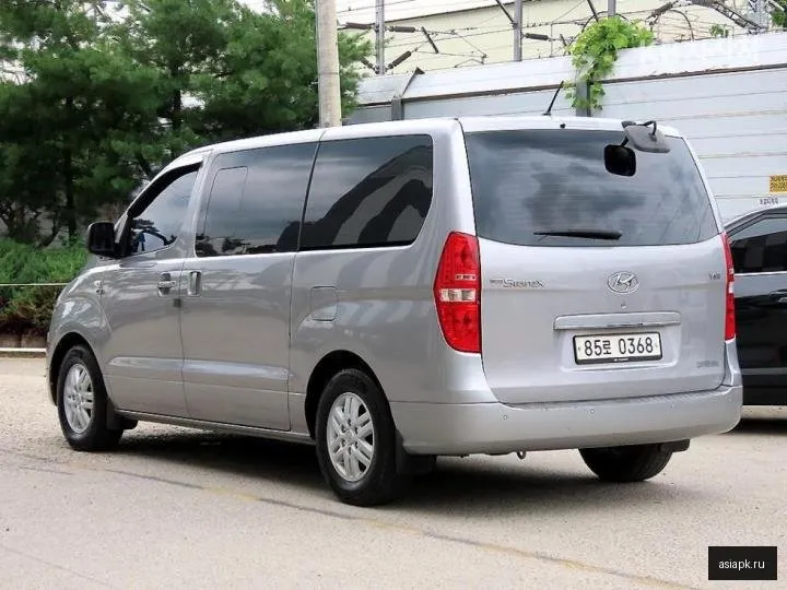Hyundai Starex 3