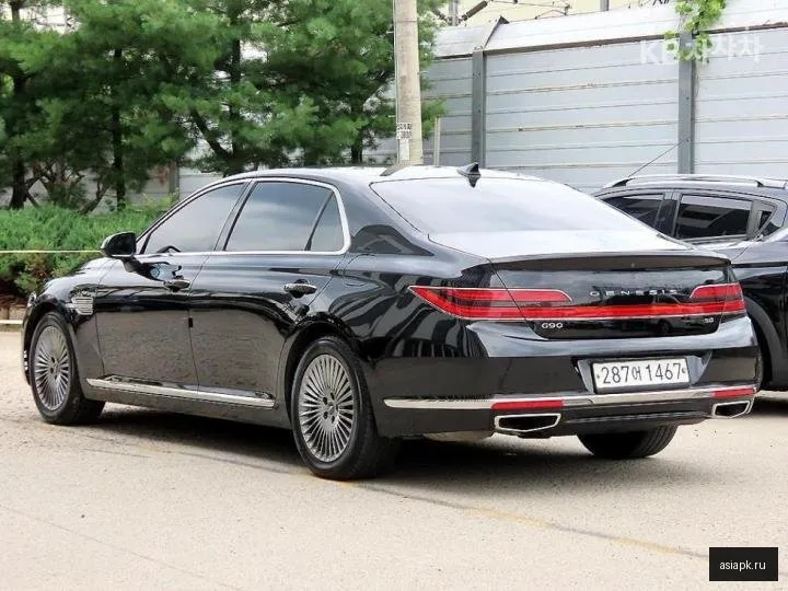 Genesis G90 3