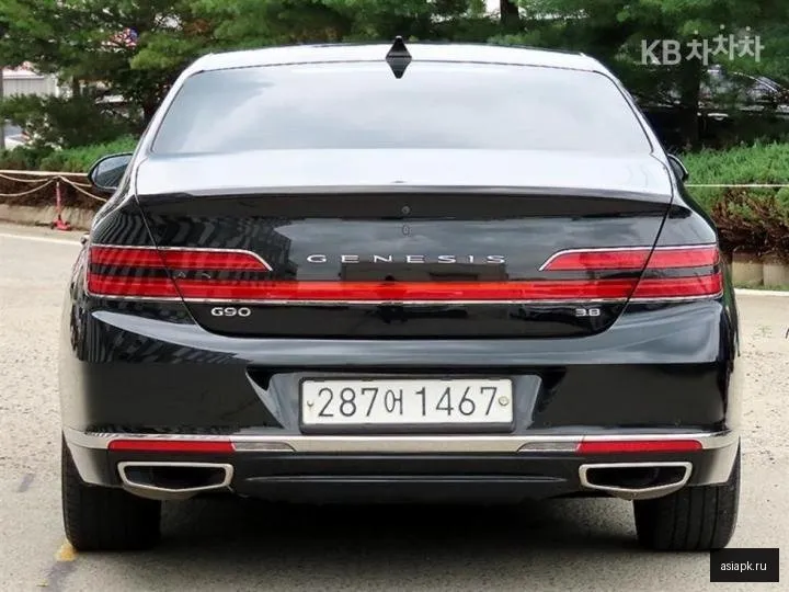 Genesis G90 4