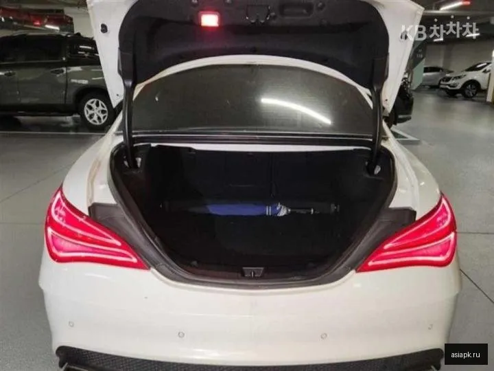 Mercedes-Benz CLA-Class AMG 4