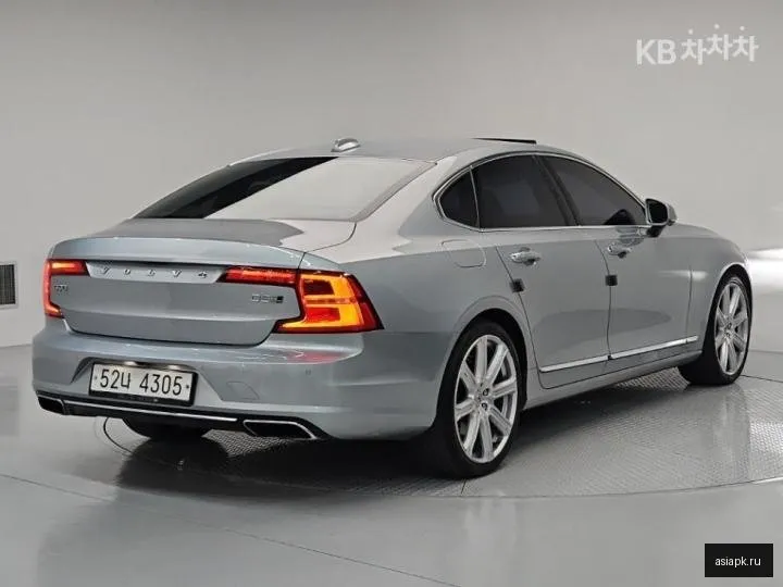 Volvo S90 4