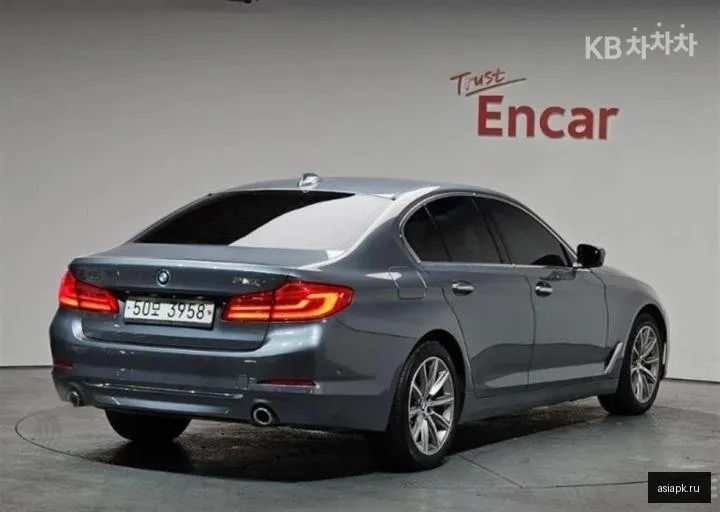 BMW 5-Series 2
