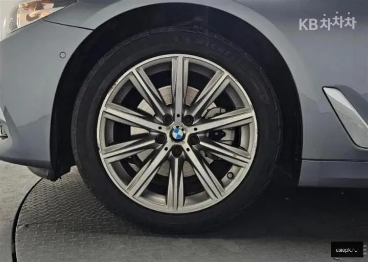 BMW 5-Series 5