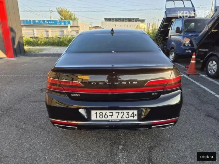 Genesis G90 4