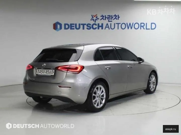 Mercedes-Benz A-Class 2