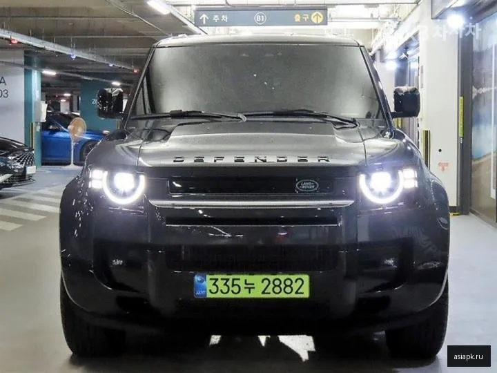 Land Rover Defender 2
