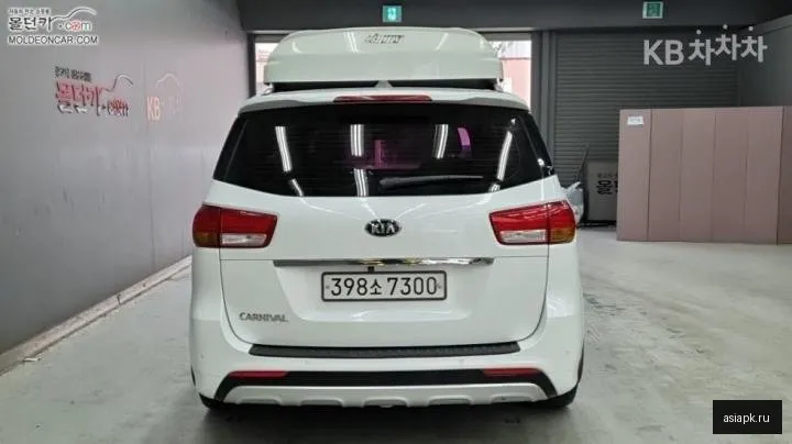 Kia Carnival 4