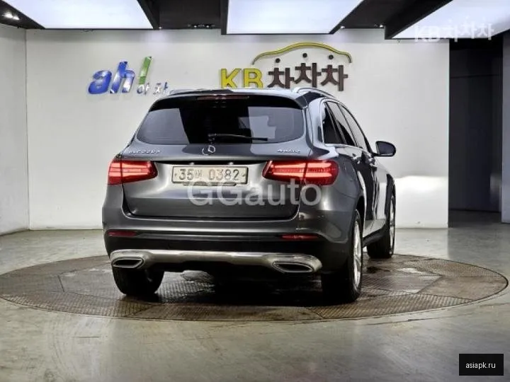 Mercedes-Benz GLC-Class 3