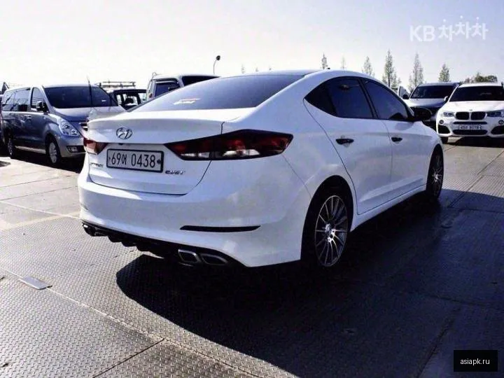 Hyundai Avante 4