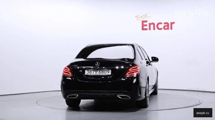 Mercedes-Benz C-Class 4