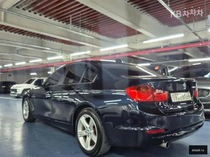 BMW 3-Series 2