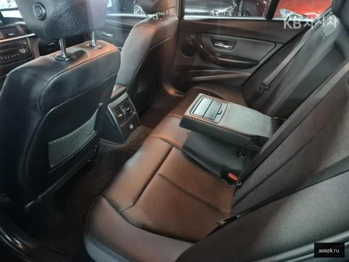 BMW 3-Series 6