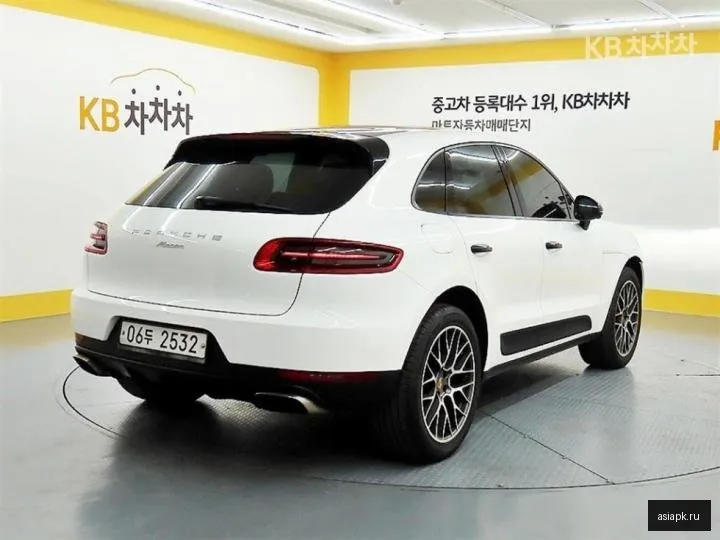 Porsche Macan 4