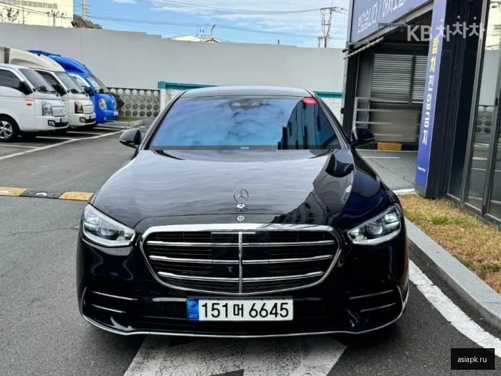 Mercedes-Benz S-Class