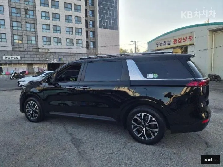 Kia Carnival 5