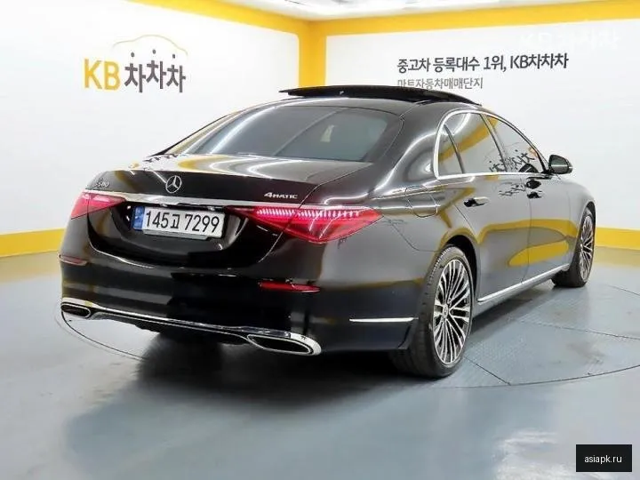Mercedes-Benz S-Class 4