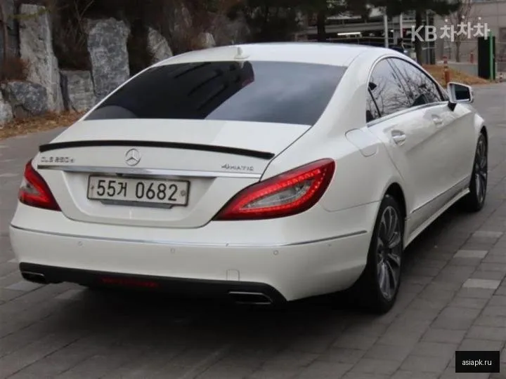 Mercedes-Benz CLS-Class 3