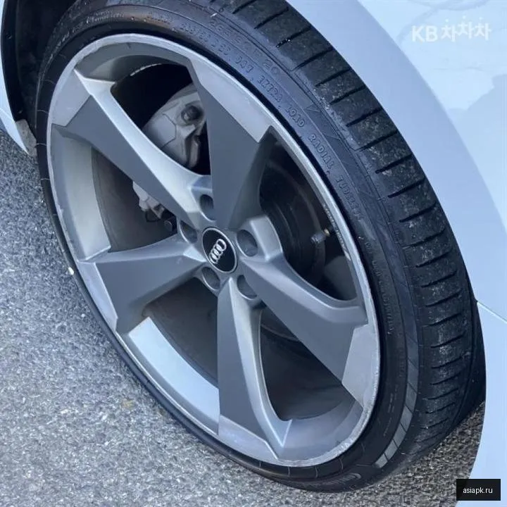 Audi A5 4