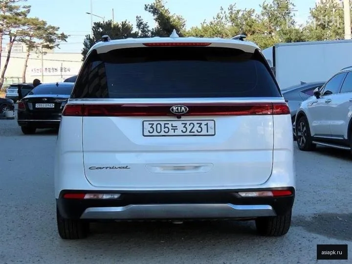Kia Carnival 4
