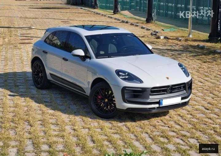 Porsche Macan 4