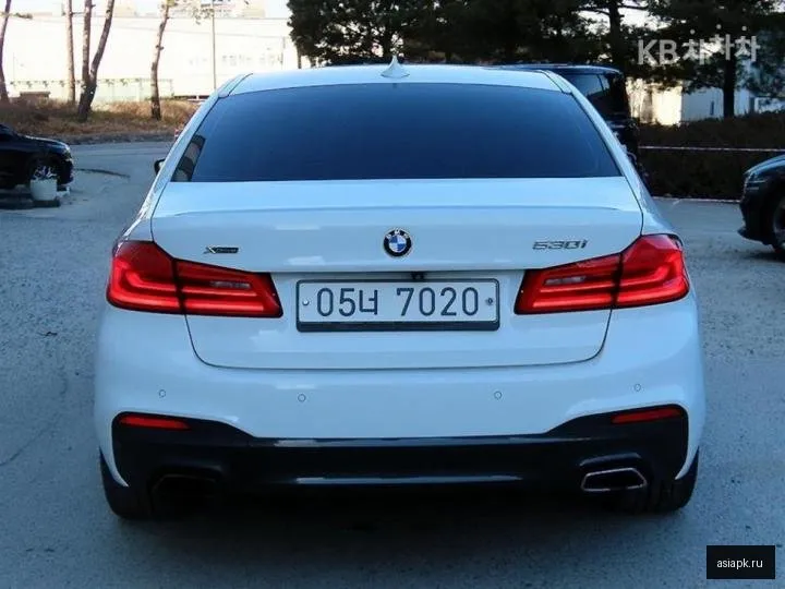 BMW 5-Series 4