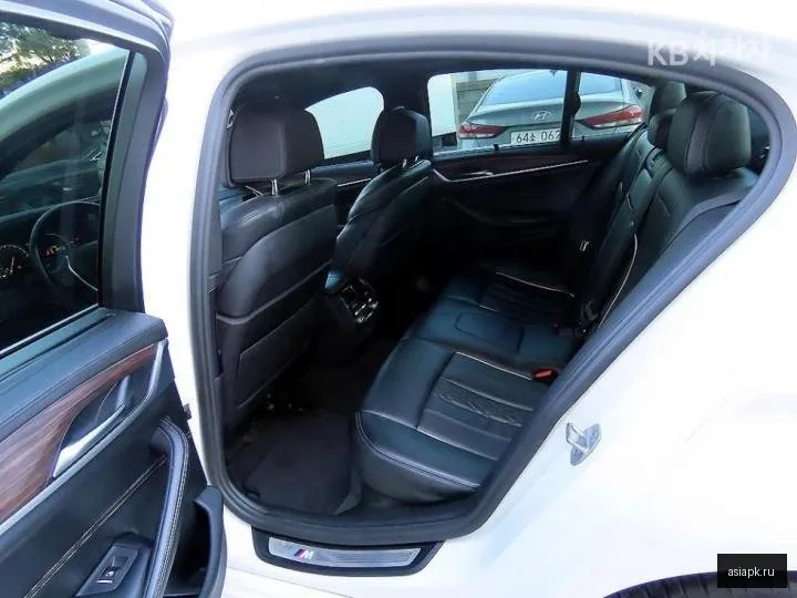 BMW 5-Series 6