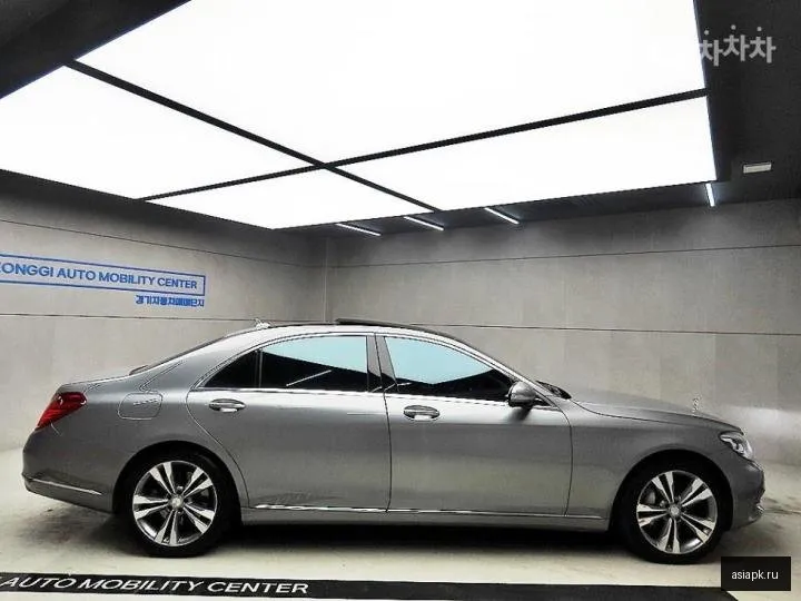 Mercedes-Benz S-Class 2