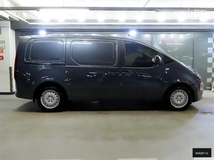 Hyundai Staria 3
