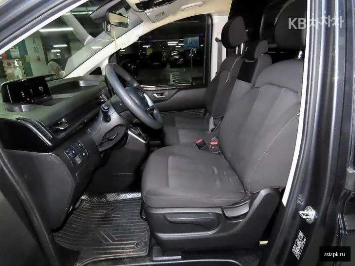 Hyundai Staria 6