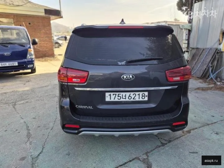 Kia Carnival 6