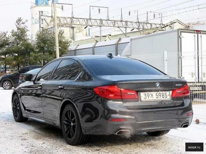BMW 5-Series 3
