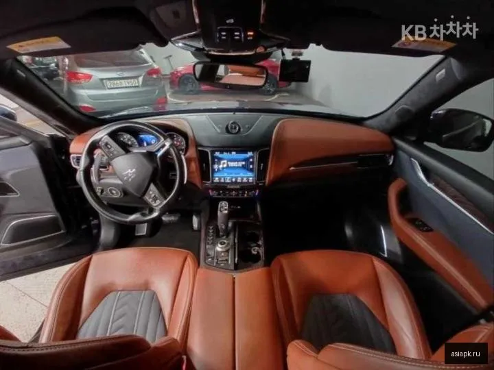 Maserati Levante 6