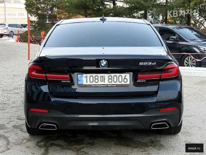 BMW 5-Series 4